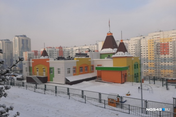 Детский сад торжественно открыли 27 ноября 2020 года, а 4 декабря там рухнул потолок в одной из групп Детский сад торжественно открыли 27 ноября 2020 года, а 4 декабря там рухнул потолок в одной из групп