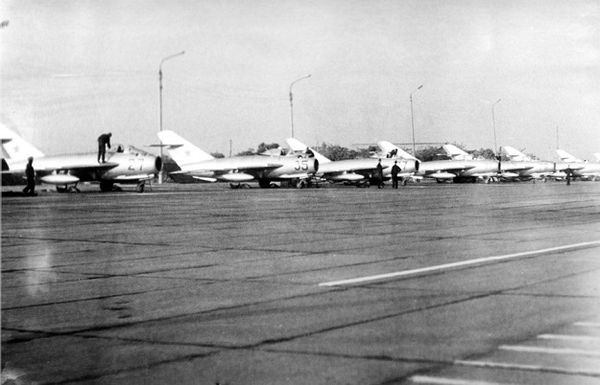 Май 1977 года, аэродром Сальск. Перед разлетом Май 1977 года, аэродром Сальск. Перед разлетом
