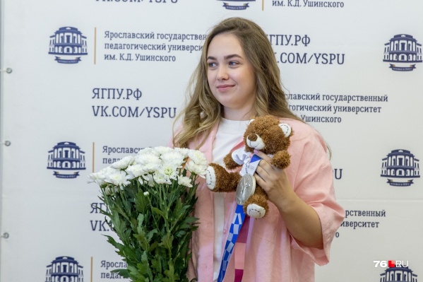Анастасия Галашина привезла в Ярославль с Олимпиады в Токио серебряную медаль Анастасия Галашина привезла в Ярославль с Олимпиады в Токио серебряную медаль