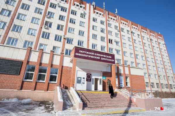 Из-за инородного предмета, оставшегося внутри, женщине пришлось перенести две операции вместо одной Из-за инородного предмета, оставшегося внутри, женщине пришлось перенести две операции вместо одной