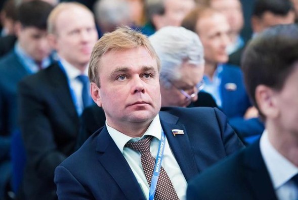 Спортсмены и космонавты в Думе — это неплохо, считает Максим Спортсмены и космонавты в Думе — это неплохо, считает Максим