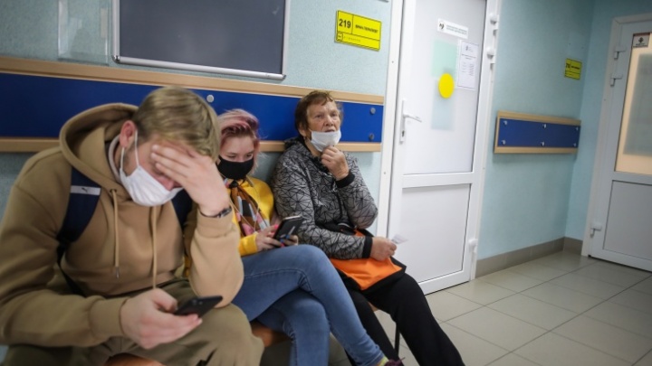 Страшные рекорды: за последнюю неделю коронавирусом заразились 2205 жителей Тюменской области