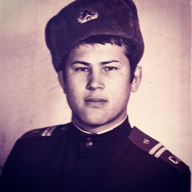 «Вспомним эти годы. И тех, кто в сапогах... Всем мирного неба!» — подписал Радий Хабиров это фото «Вспомним эти годы. И тех, кто в сапогах... Всем мирного неба!» — подписал Радий Хабиров это фото