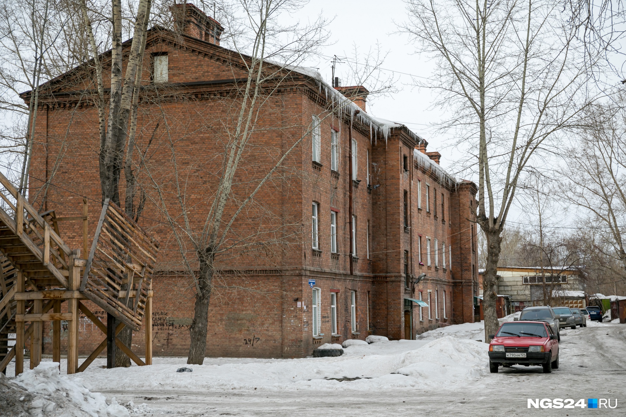 Трехэтажные казармы были жильем офицеров в дореволюционном Красноярске 