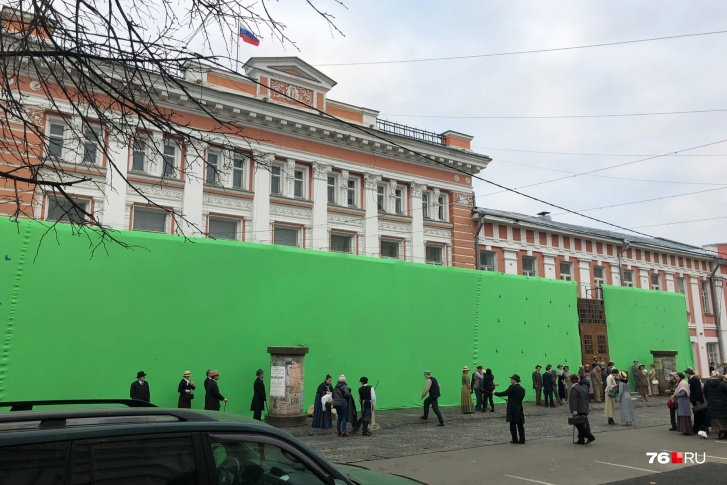 Мэрию города закрыли хромакеем Мэрию города закрыли хромакеем