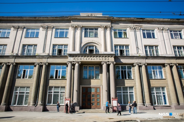 Здание построили в начале XX века Здание построили в начале XX века