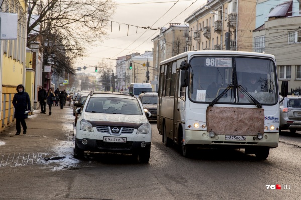Транспортники сообщили, что по работе 98-й маршрутки к ним поступило сразу несколько жалоб Транспортники сообщили, что по работе 98-й маршрутки к ним поступило сразу несколько жалоб