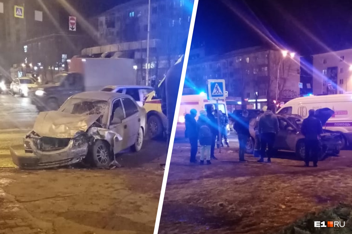 В Екатеринбурге внедорожник Renault лоб в лоб протаранил легковушку Hyundai