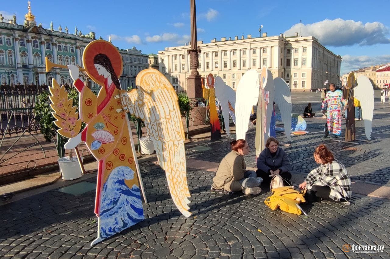 ангел на дворцовой площади