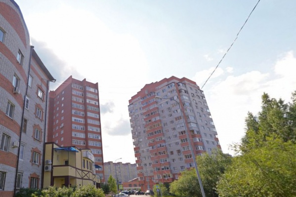 Пенсионеров должны были забрать с улицы Широтной и отвезти в село Кулаково. Но таксист в итоге отказался от заказа и уехал. А в службе такси в ответ на претензию начали дерзить тюменке Пенсионеров должны были забрать с улицы Широтной и отвезти в село Кулаково. Но таксист в итоге отказался от заказа и уехал. А в службе такси в ответ на претензию начали дерзить тюменке