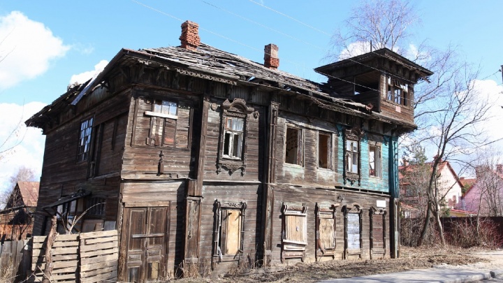 «Несчастный Дом со штурвалом»: в Ярославле трещит по швам памятник культурного наследия