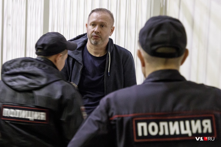 Алексею Звереву удалось отменить меру пресечения Алексею Звереву удалось отменить меру пресечения