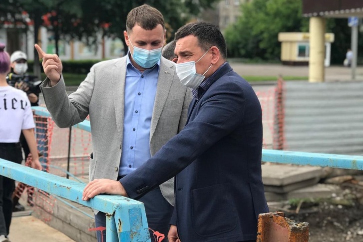 По словам Сергея Кузнецова, в последние несколько дней в больницах Новокузнецка стало в шесть раз больше пациентов с COVID-19