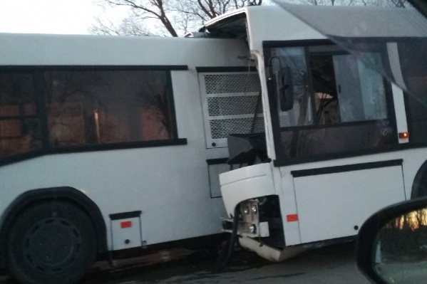 Два автобуса столкнулись в Переславле Два автобуса столкнулись в Переславле