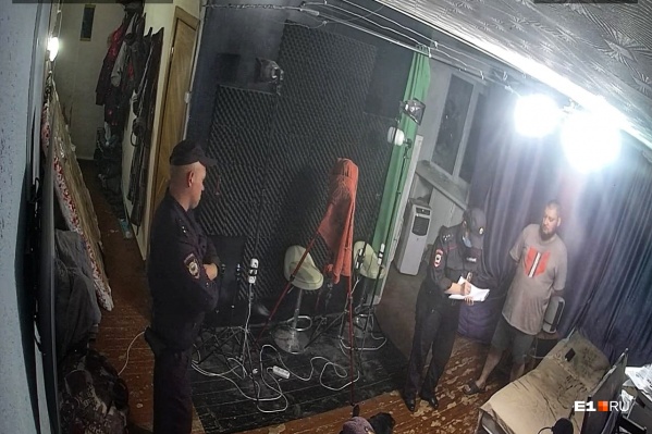 Полиция приняла заявления от блогера об угрозе убийством Полиция приняла заявления от блогера об угрозе убийством