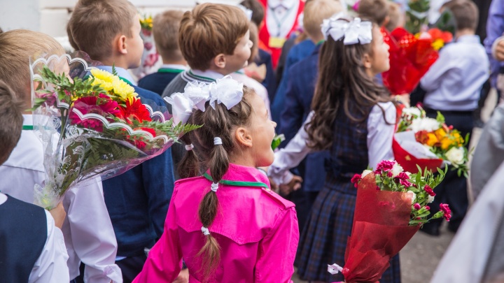Массовые мероприятия под запретом: в Ярославле ввели COVID-ограничения в школах с 1 сентября