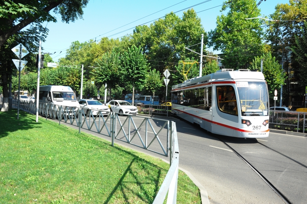 Ежедневно на линии выходят 230 трамваев, сообщила мэрия https://93.ru/text/transport/2021/05/13/69912056/