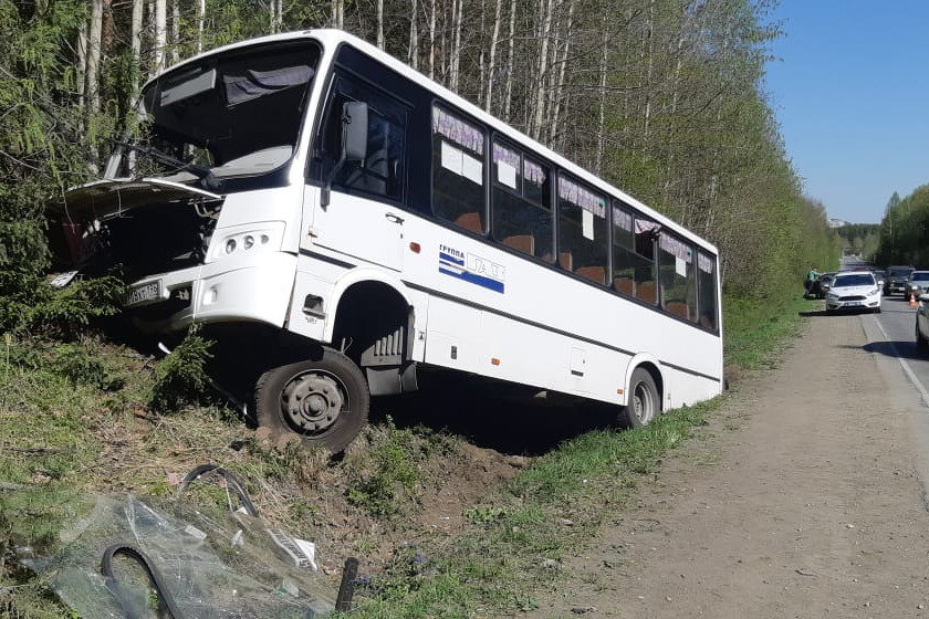За месяц до трагедии в Лесном автобус Нижнетуринского автотранспортного предприятия вылетел на трассе в кювет