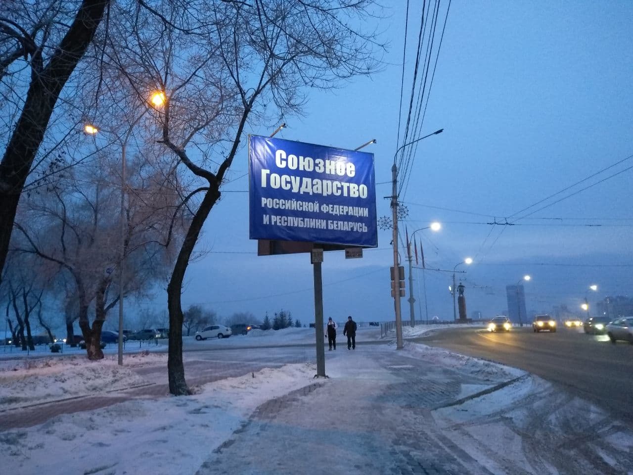 Баннер на остановке «Медицинский университет» Баннер на остановке «Медицинский университет»