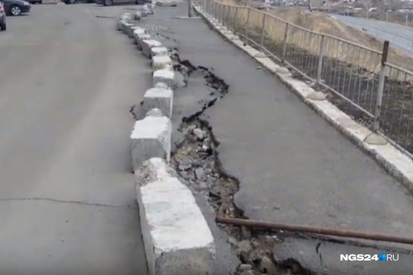 В мае 2019 года жители дома по адресу <nobr class="_">2-я Огородная, 22а</nobr> начали бить тревогу из-за сползающего склона В мае 2019 года жители дома по адресу <nobr class="_">2-я Огородная, 22а</nobr> начали бить тревогу из-за сползающего склона