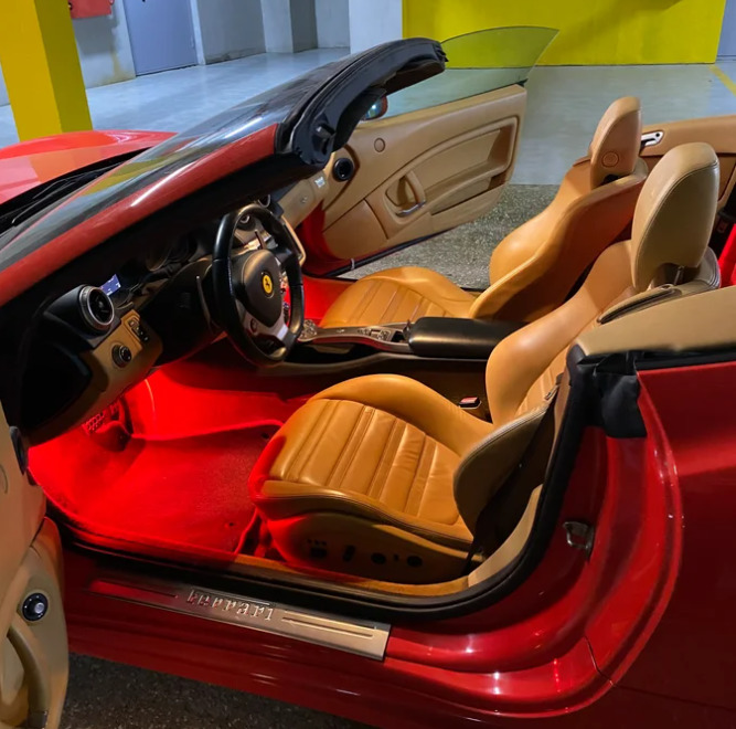 Салон Ferrari California Салон Ferrari California