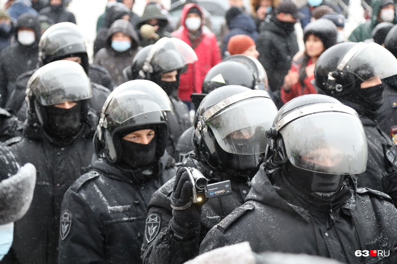 ОМОН бдит ОМОН бдит