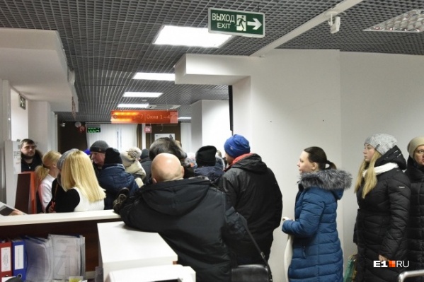 Теперь нужно в течение двух дней принести оригиналы документов в МФЦ и ЦМУ либо подгрузить сканы через сервис на портале Теперь нужно в течение двух дней принести оригиналы документов в МФЦ и ЦМУ либо подгрузить сканы через сервис на портале
