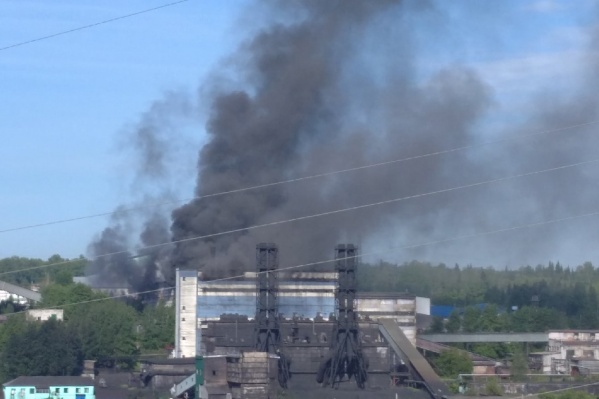 Сейчас пожарные занимаются ликвидацией последствий Сейчас пожарные занимаются ликвидацией последствий