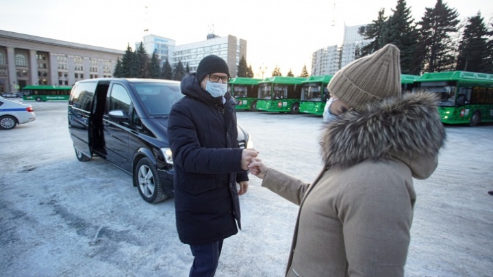 В Челябинск привезли последнюю в этом году партию новых экологичных автобусов