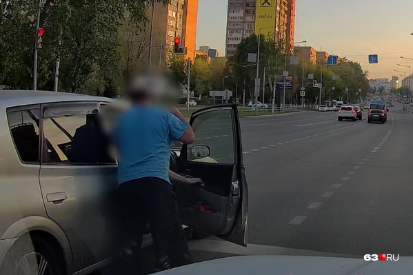 Водитель автобуса проявил несдержанность Водитель автобуса проявил несдержанность