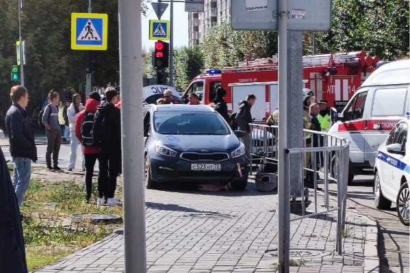 С места аварии в Сети появились жуткие кадры С места аварии в Сети появились жуткие кадры