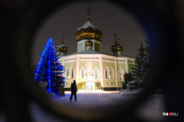 В Свято-Симеоновском соборе божественную литургию сегодня служил митрополит Челябинский и Миасский Григорий В Свято-Симеоновском соборе божественную литургию сегодня служил митрополит Челябинский и Миасский Григорий
