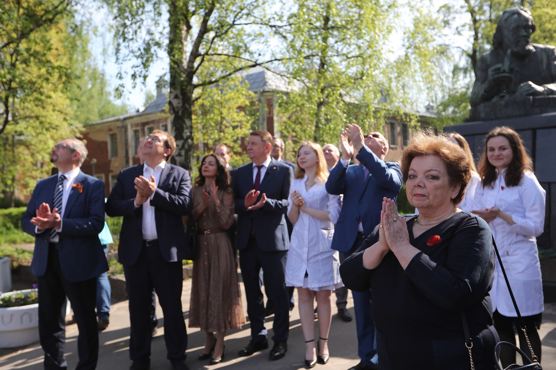 Акция памяти медикам, погибшим в период коронавируса, и возложение цветов к памятнику И.И. Мечникова