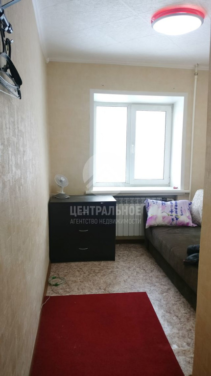 В квартире не нашлось места для шкафа В квартире не нашлось места для шкафа