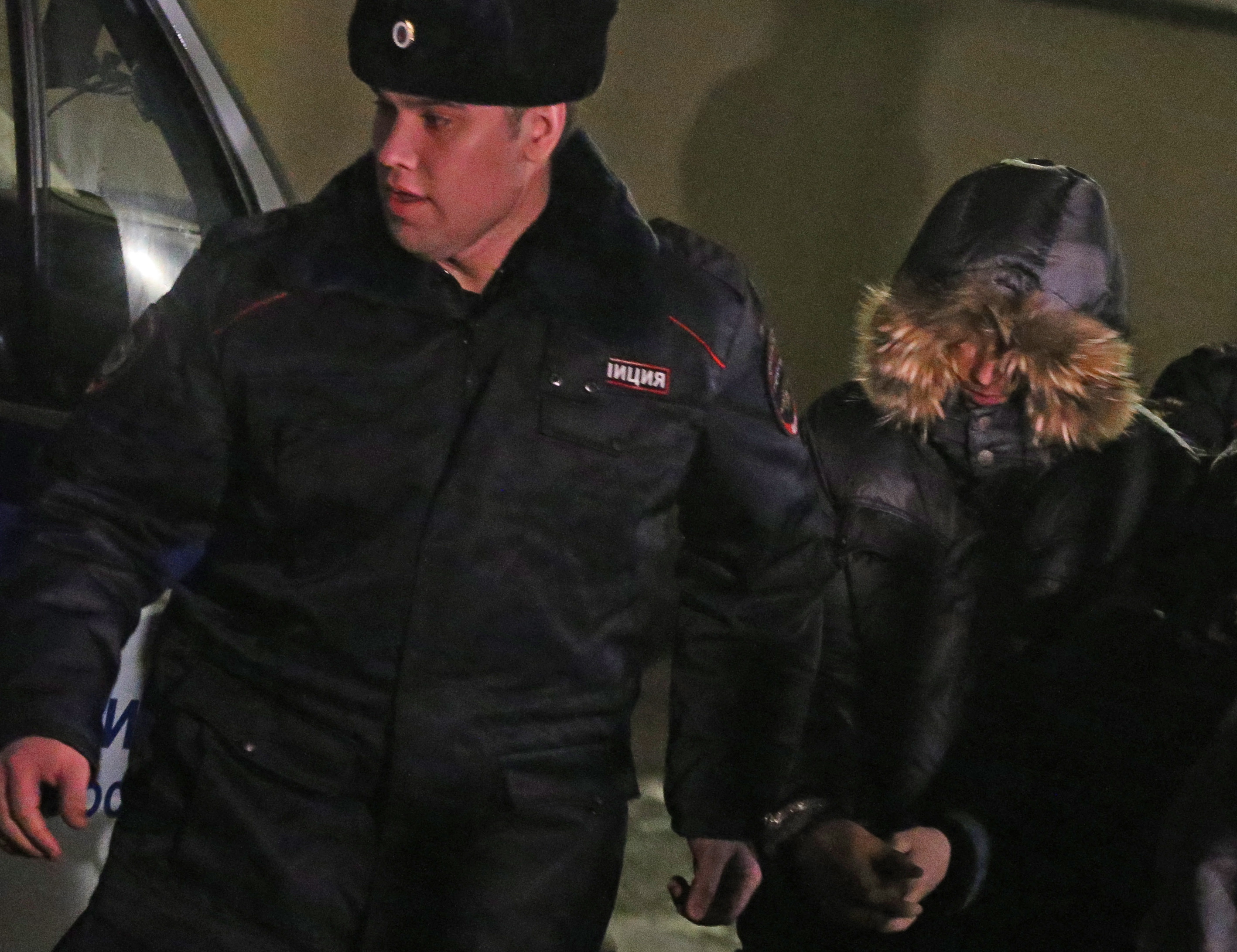 Сергей Гордеев говорил, что планировал покончить с собой, но в конце концов отец уговорил его сдаться полиции. На следующий день суд отправил его под арест