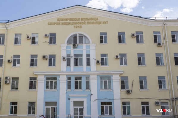 Пациент забаррикадировался в палате и попытался поджечь постель Пациент забаррикадировался в палате и попытался поджечь постель