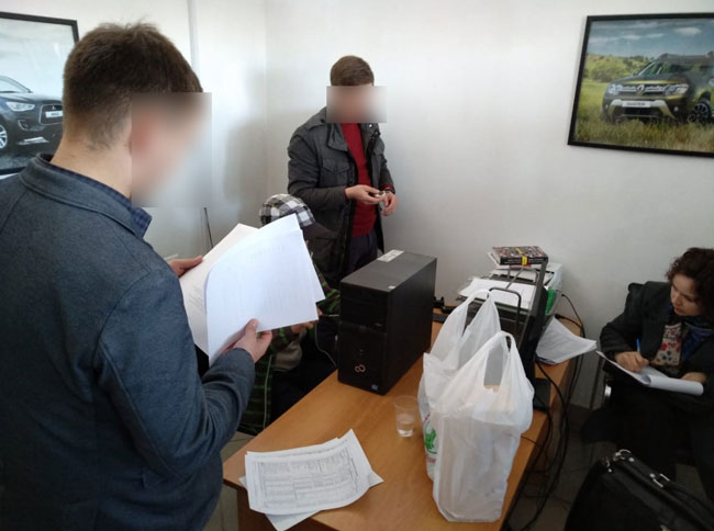 В 2019 году полиция обыскала офис «Камаавтоторг» и изъяла документы и цифровые носители