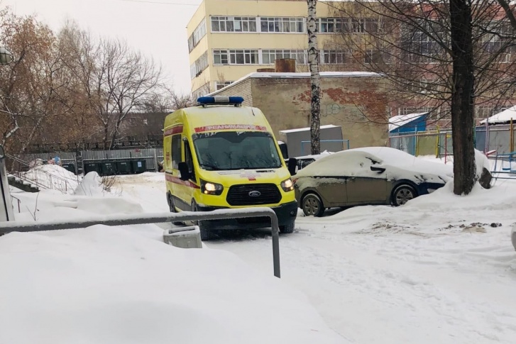Соседи давно заметили странный запах в подъезде Соседи давно заметили странный запах в подъезде