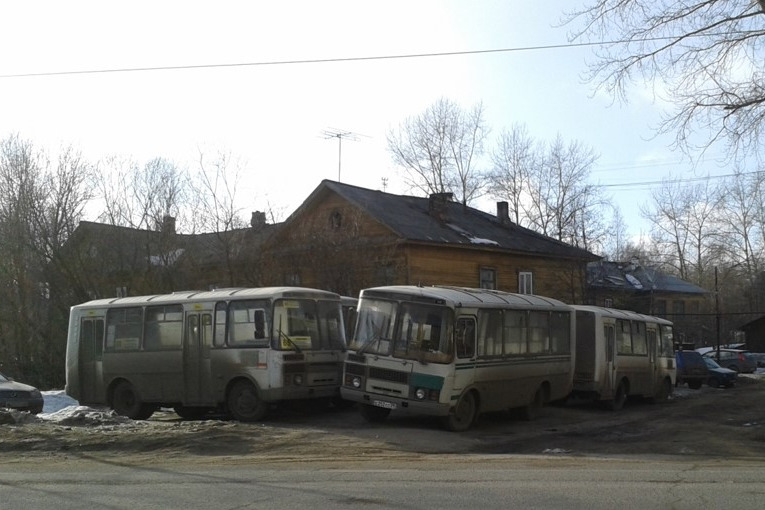 Раньше перевозчики могли бросить свои автобусы прямо во дворе или на обочине Раньше перевозчики могли бросить свои автобусы прямо во дворе или на обочине