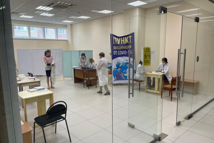 Случаи, когда пациенты делали прививки в разных пунктах вакцинации, были Случаи, когда пациенты делали прививки в разных пунктах вакцинации, были