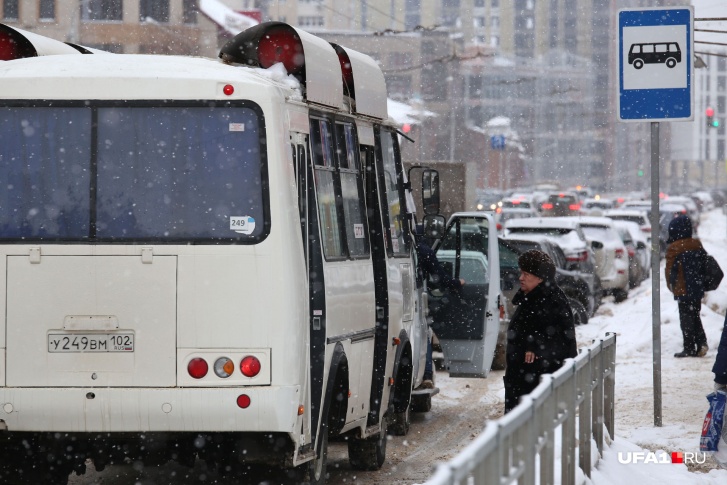 Ранее автобусы одного из популярных маршрутов Уфы не смогли выйти на линию