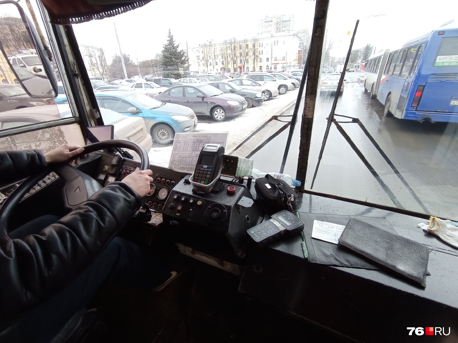 Водители троллейбусов говорят, что соблюдать расписание, работая по новым правилам, невозможно