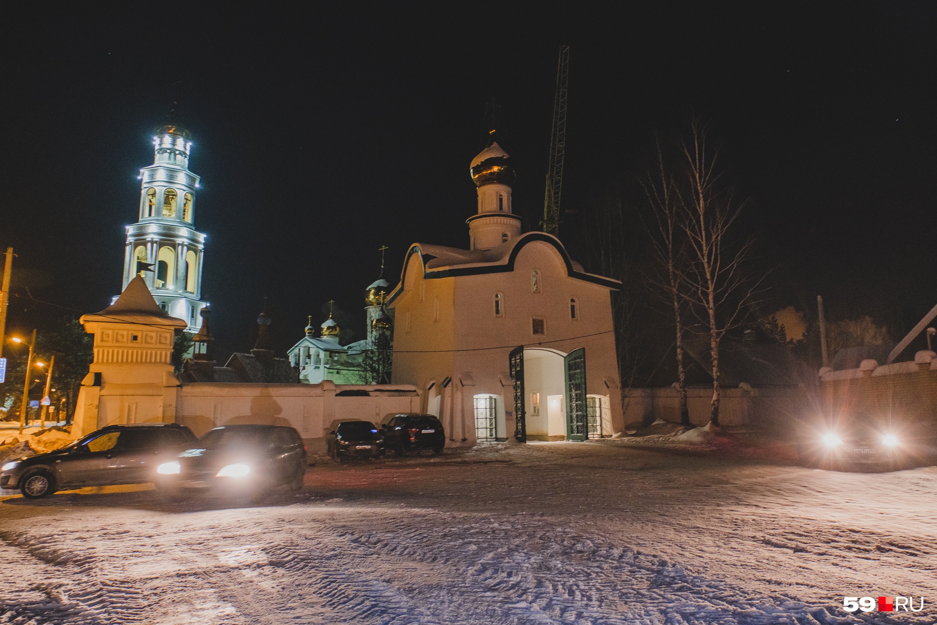 Обычно у храма собирается длинная очередь, но в этом году всё не так Обычно у храма собирается длинная очередь, но в этом году всё не так