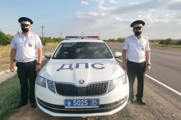 Инспекторы уже не первый раз приходят на помощь попавшим в сложную ситуацию автомобилистам Инспекторы уже не первый раз приходят на помощь попавшим в сложную ситуацию автомобилистам