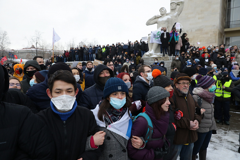 «Мы никому не грозим отчислением». Как петербургские вузы отнеслись к митингующим студентам