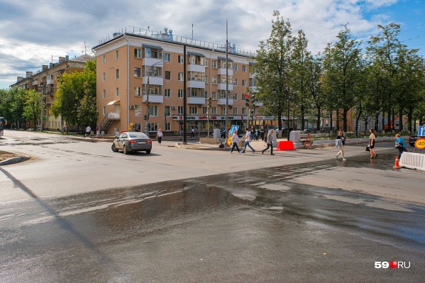 На Комсомольском проспекте продолжается реконструкция На Комсомольском проспекте продолжается реконструкция