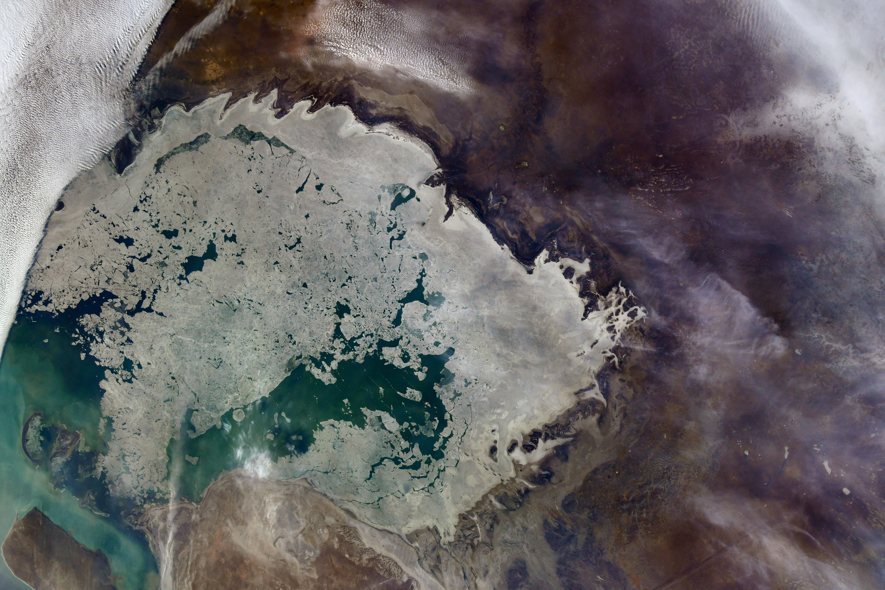 Каспийское море — крупнейший на Земле замкнутый водоем