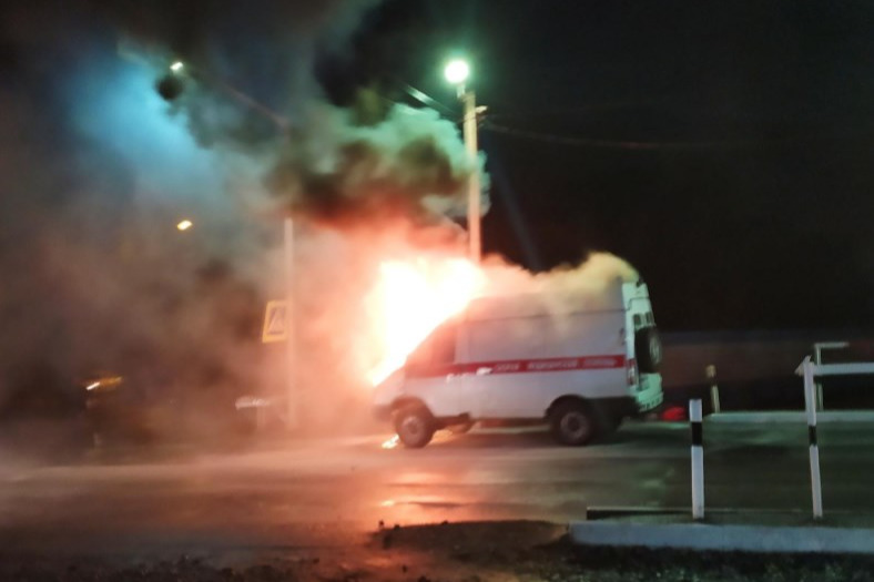 В Первомайском районе загорелась машина скорой помощи
