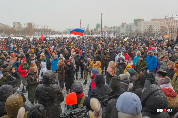 Среди участников несанкционированных протестных акций были люди разных возрастов, в том числе подростки. Мы узнали, как они могут высказывать свою политическую позицию, а как — нет Среди участников несанкционированных протестных акций были люди разных возрастов, в том числе подростки. Мы узнали, как они могут высказывать свою политическую позицию, а как — нет