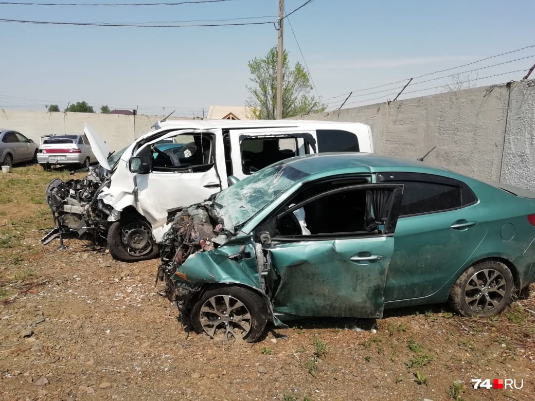 Потерпевшие утверждают, что хозяйке KIA Rio уже выплатили страховку за ДТП, второму участнику аварии получить ее до сих пор не удается Потерпевшие утверждают, что хозяйке KIA Rio уже выплатили страховку за ДТП, второму участнику аварии получить ее до сих пор не удается